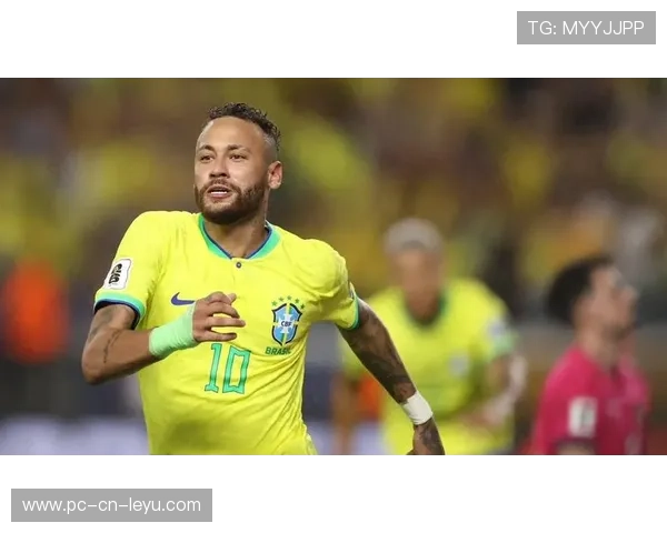 内马尔拖球变向进入中路，巴西再次创造连击场面——从球场到训练场的节拍