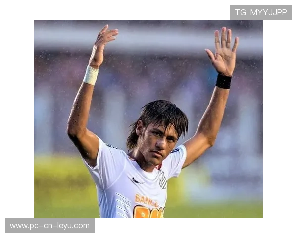 内马尔低平球直塞穿透三人缝隙